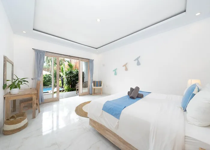 Stylish Tropical Barroso Shortcut